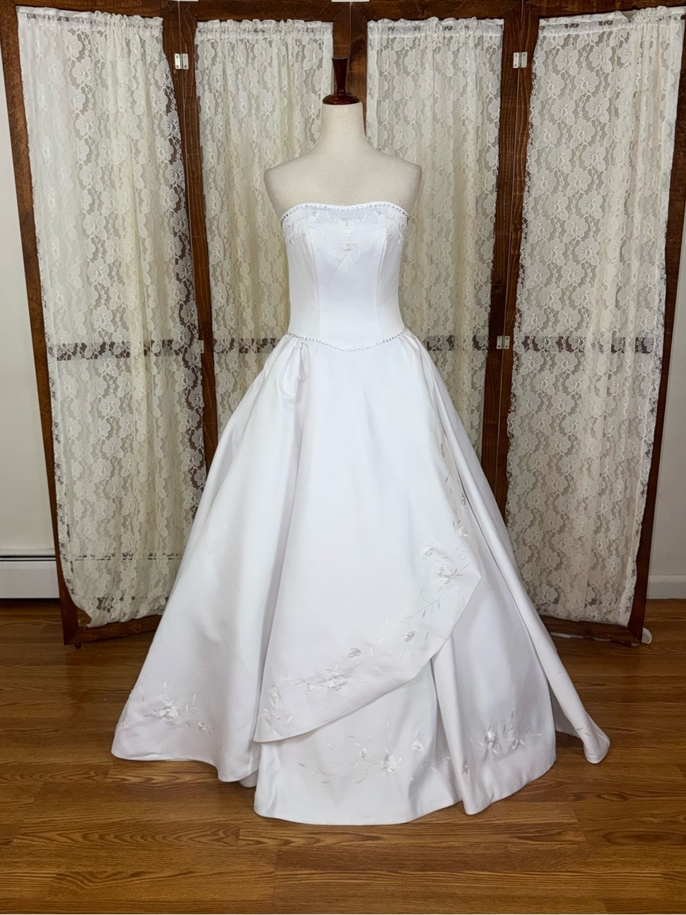 Gorgeous Vintage 90s Mary’s Bridal Corset Ball Gown Wedding Gown